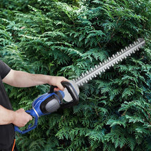 Load image into Gallery viewer, Hyundai HYHT680E Electric Hedge Trimmer 680W 610mm Corded Hedge Cutter Garden Trimmer