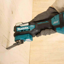 Load image into Gallery viewer, Makita DTM52Z 18V LXT STARLOCK MAX BRUSHLESS MULTI-TOOL BODY ONLY