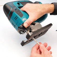 Load image into Gallery viewer, Makita DJV182Z 18v Cordless Jigsaw Brushless Li-Ion and 1 x 5 ah Battery