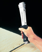 Load image into Gallery viewer, Tacwise 1185 A11 Hammer Tacker with 75,000 140/10mm Staples, Uses Type 140 / 6 - 10 mm Staples