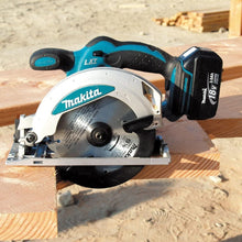 Load image into Gallery viewer, Makita DSS610Z 18V Li-ion Circular Body Only Saw
