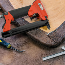 Load image into Gallery viewer, Tacwise 1190 A7116V Upholstery Air Stapler Bundle with 120,000 x 10mm Staples, Uses Type 71 / 4 - 16 mm Staples, Orange / Black
