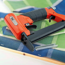 Load image into Gallery viewer, Tacwise 1190 A7116V Upholstery Air Stapler Bundle with 120,000 x 10mm Staples, Uses Type 71 / 4 - 16 mm Staples, Orange / Black
